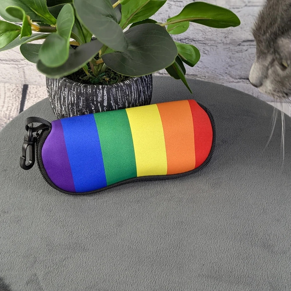 Rainbow flag neoprene zippered glasses sunglasses case with clip - Picture 2 of 6